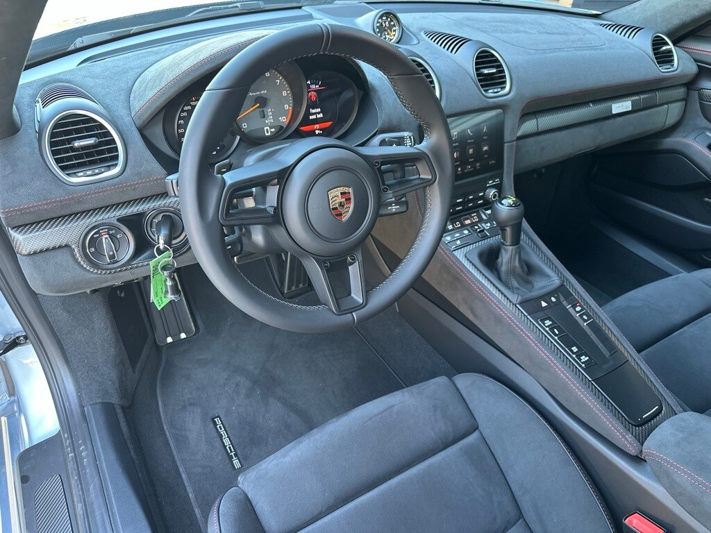 2025 Porsche Boxster Spyder photo 4