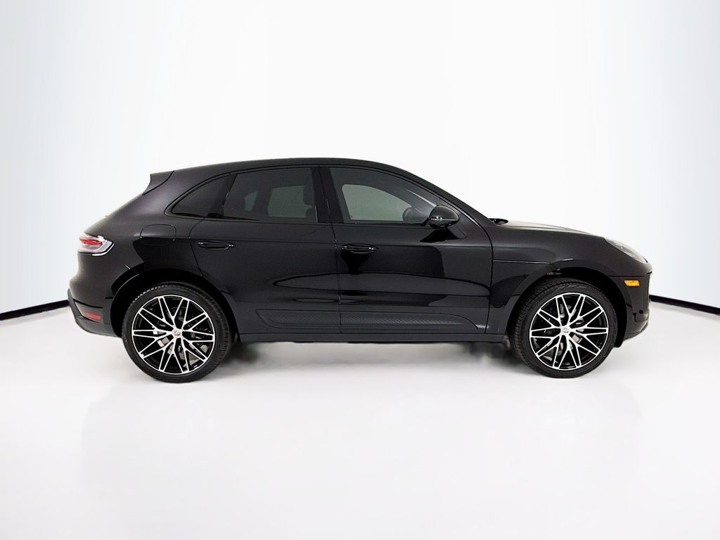 2026 Porsche Macan - Photo 8