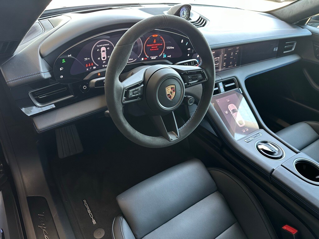 2025 Porsche Taycan GTS photo 4