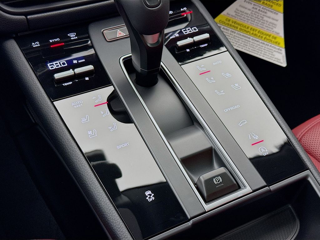 2026 Porsche Macan - Photo 22