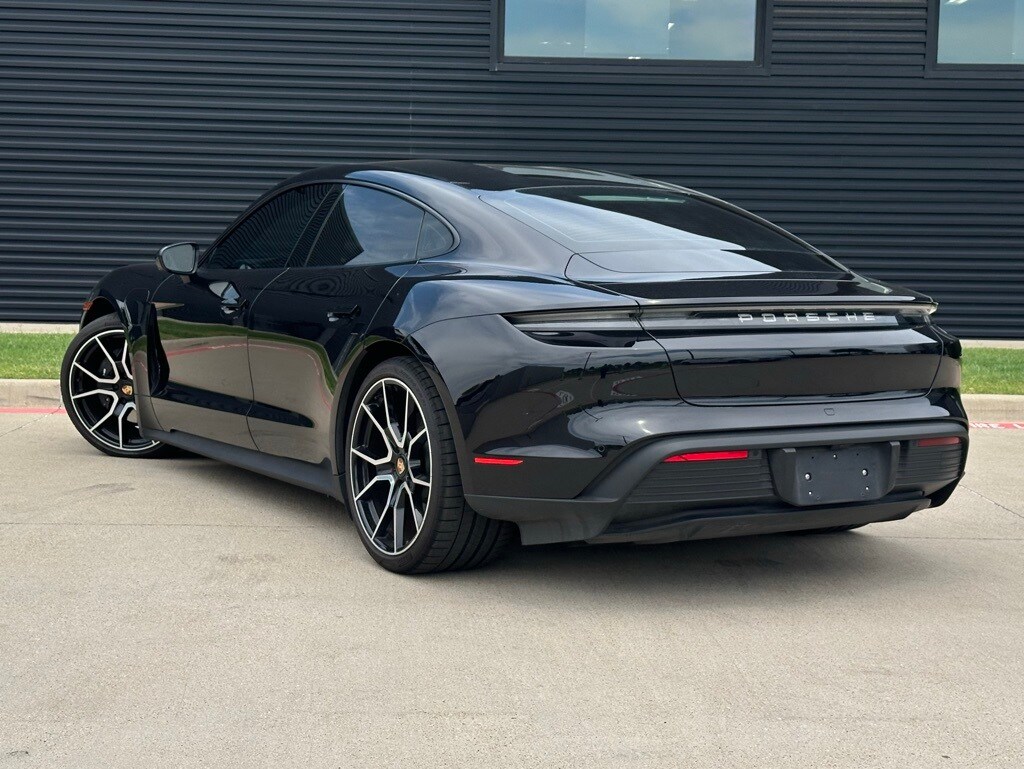 2023 Porsche Taycan photo 3