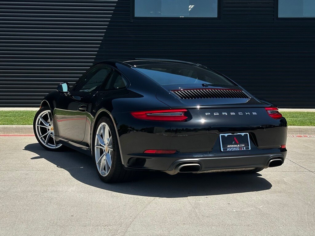 2018 Porsche 911 Coupe photo 3