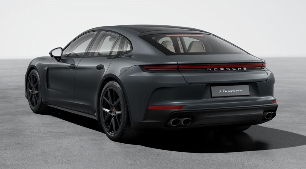2026 Porsche Panamera 4 photo 2