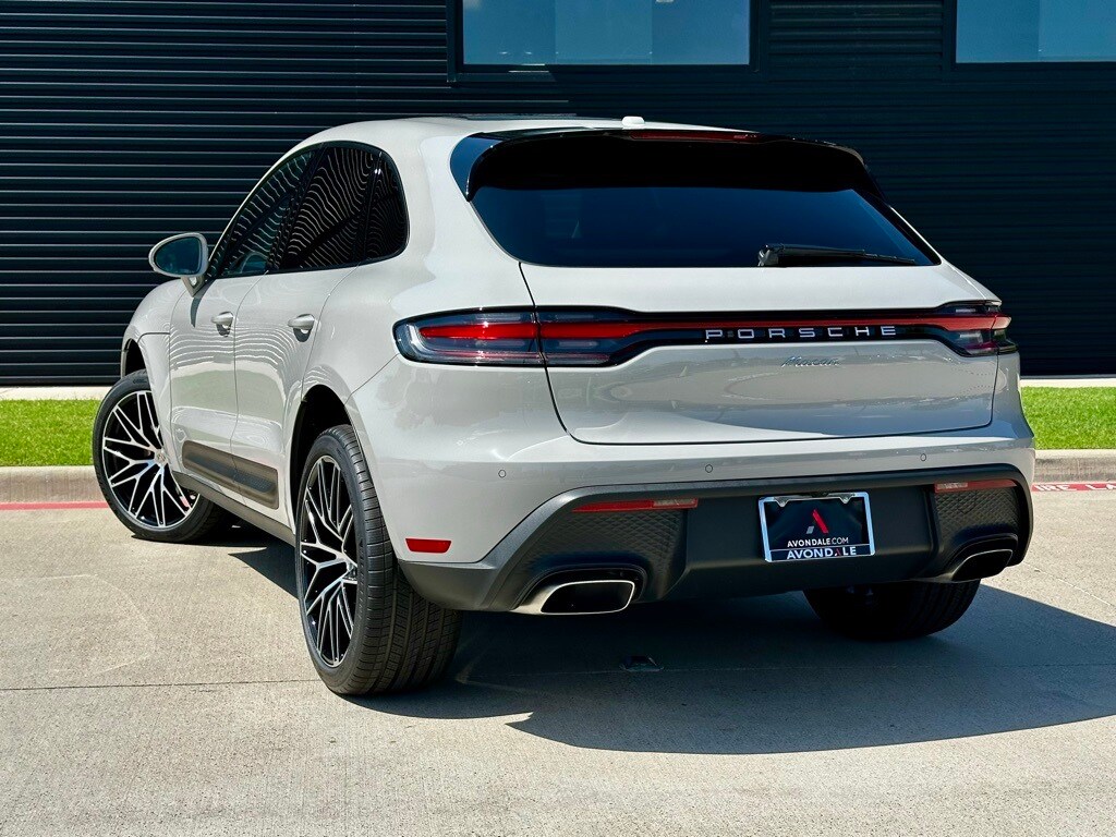 2025 Porsche Macan S photo 3
