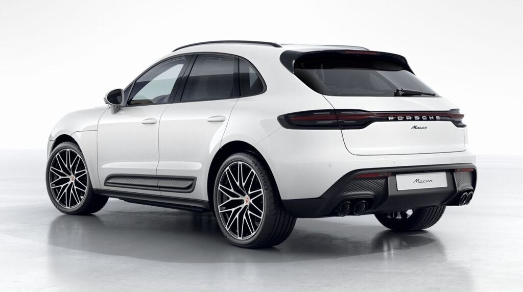 2026 Porsche Macan T photo 2