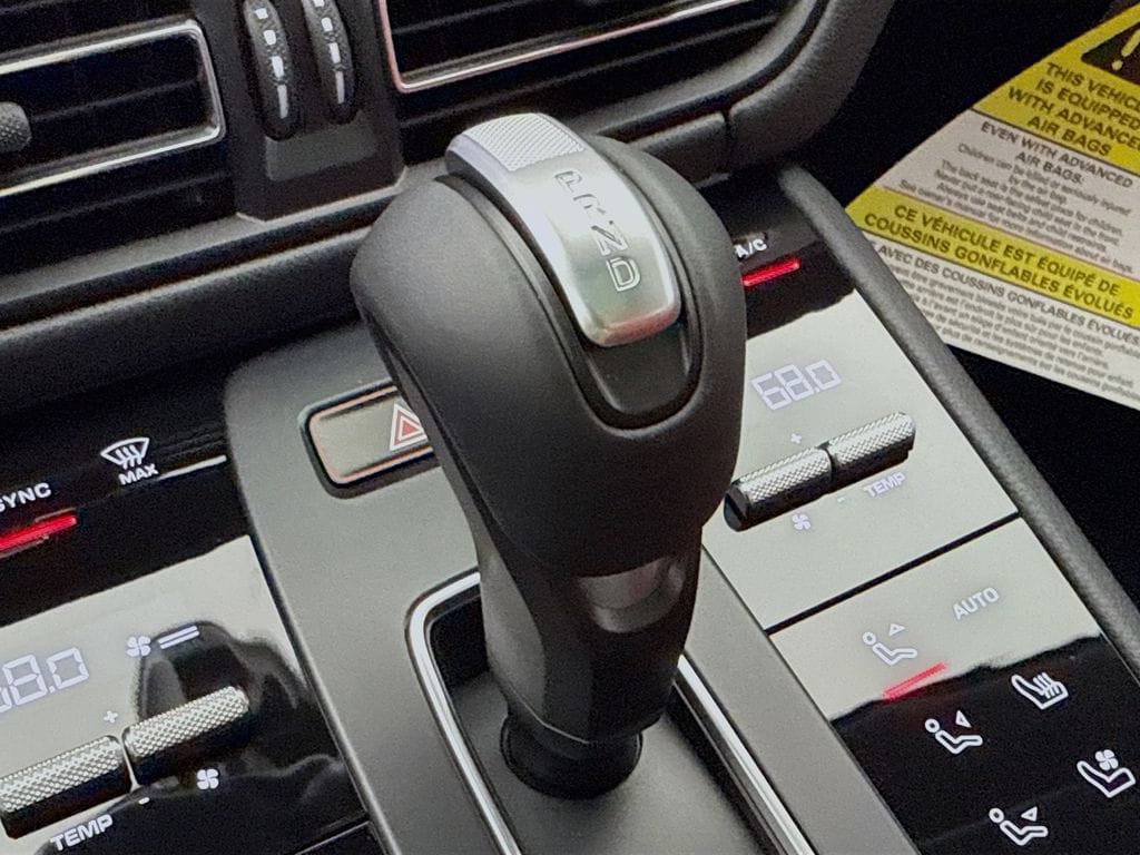2026 Porsche Macan - Photo 21