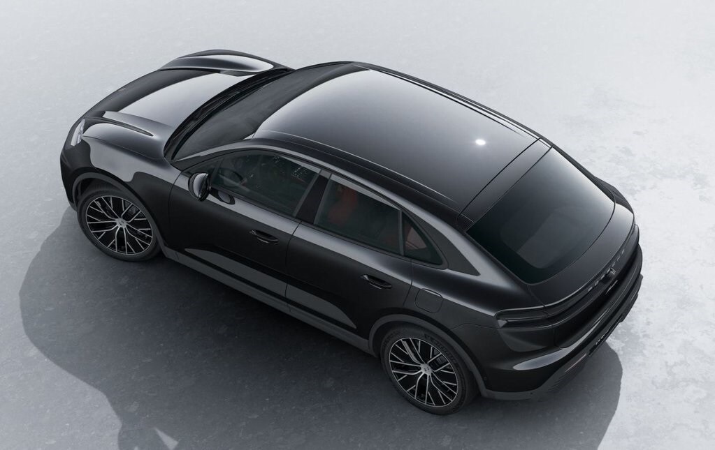 2025 Porsche Macan Electric photo 4