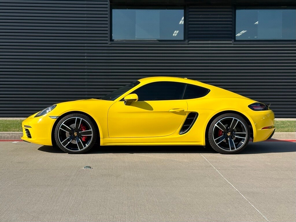 2025 Porsche Cayman S photo 2