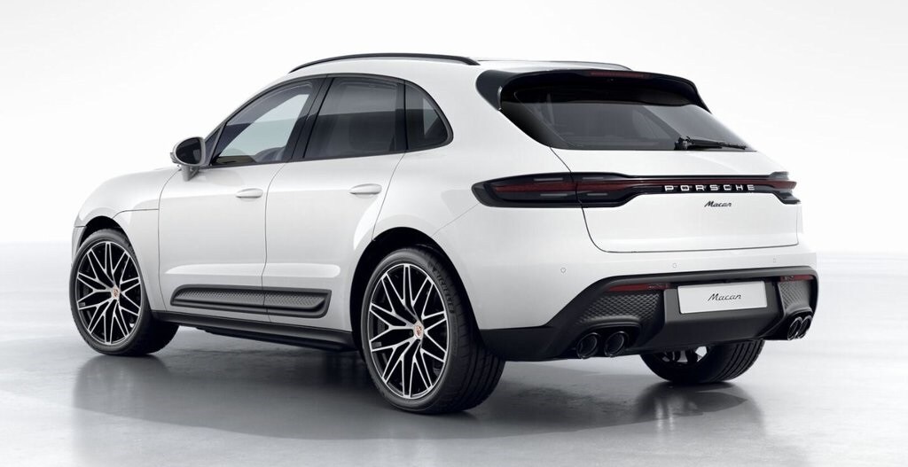 2026 Porsche Macan T photo 2
