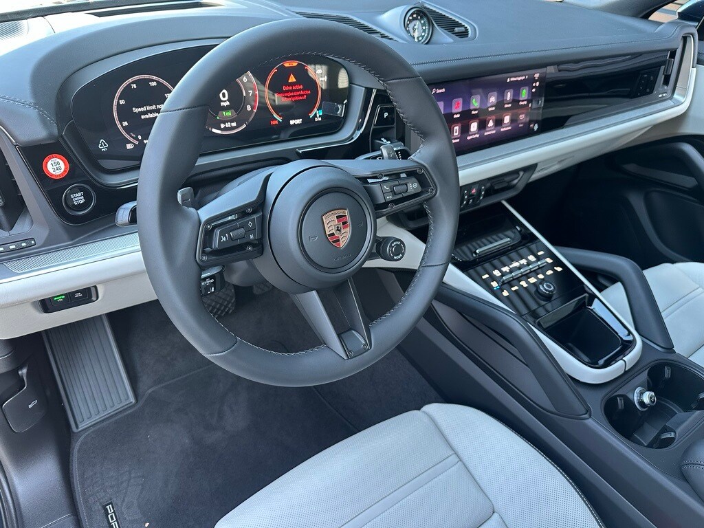 2026 Porsche Cayenne E-Hybrid Coupe photo 3