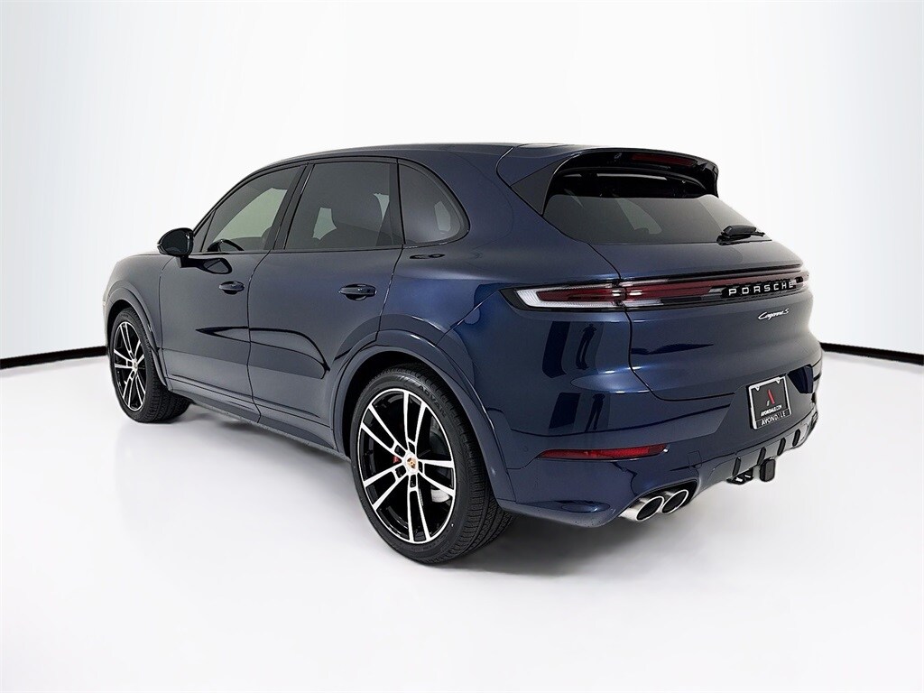 2026 Porsche Cayenne S photo 3
