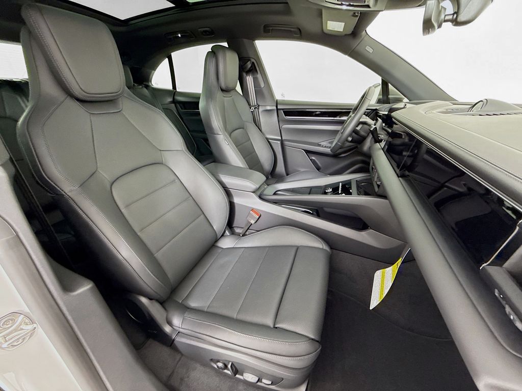 2026 Porsche Macan Base - Photo 31