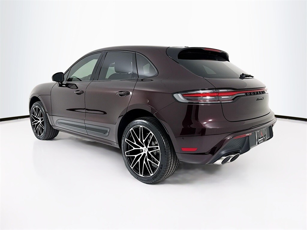 2026 Porsche Macan S photo 3