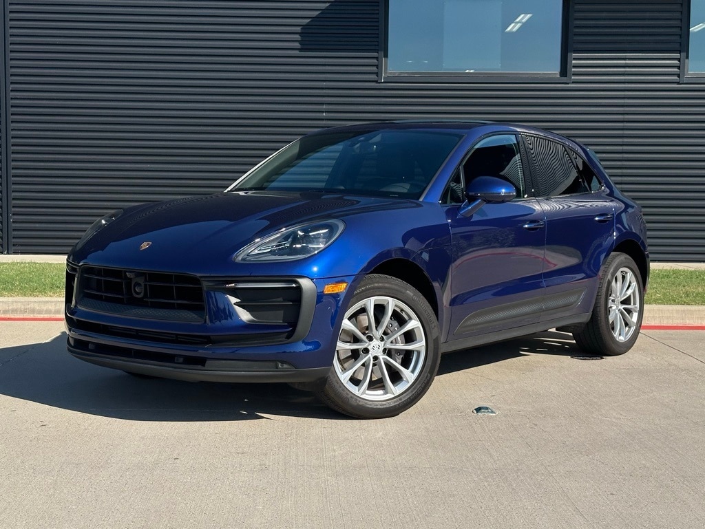 2025 Porsche Macan Base