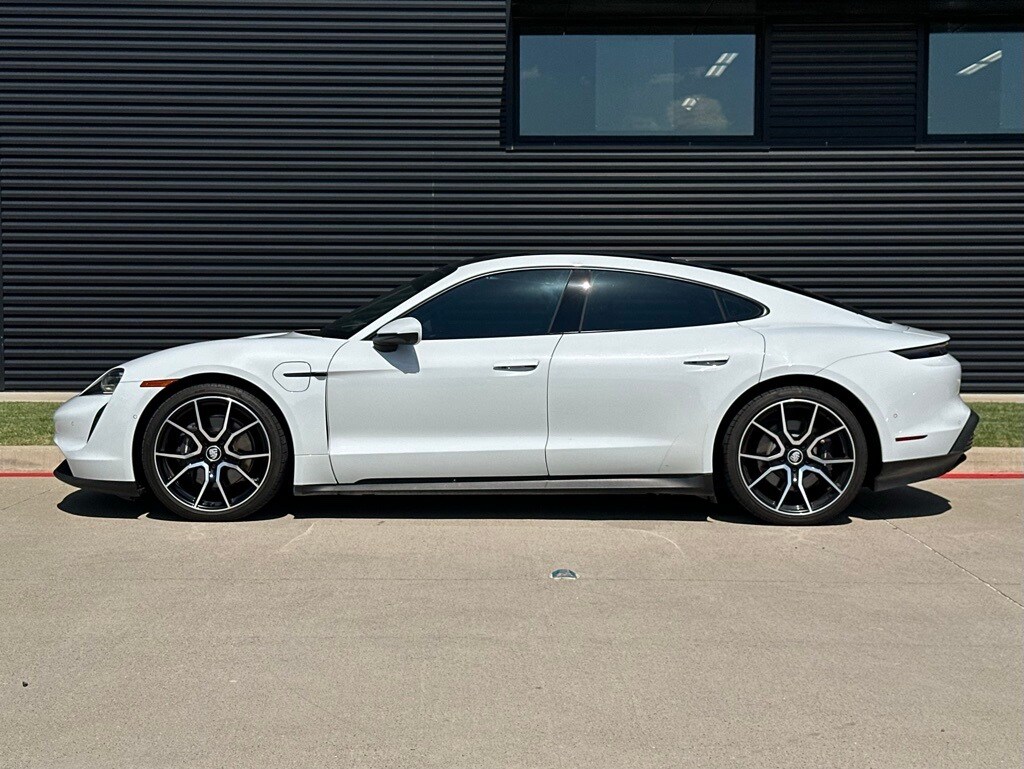 2023 Porsche Taycan photo 2