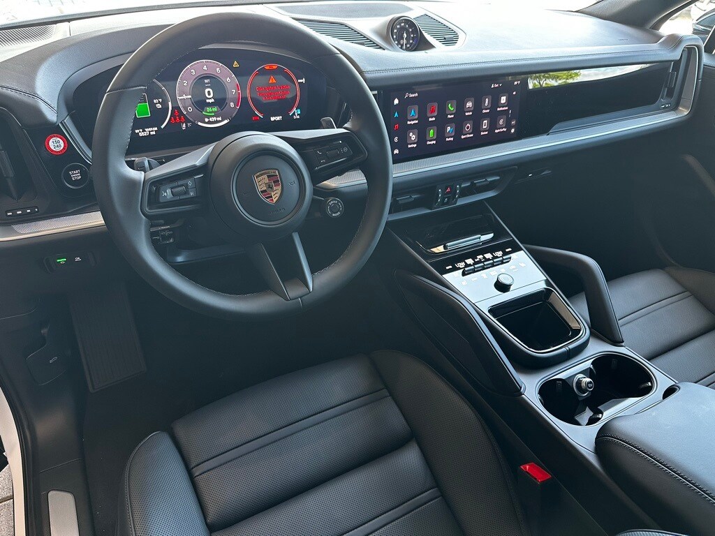 2025 Porsche Cayenne E-Hybrid photo 4