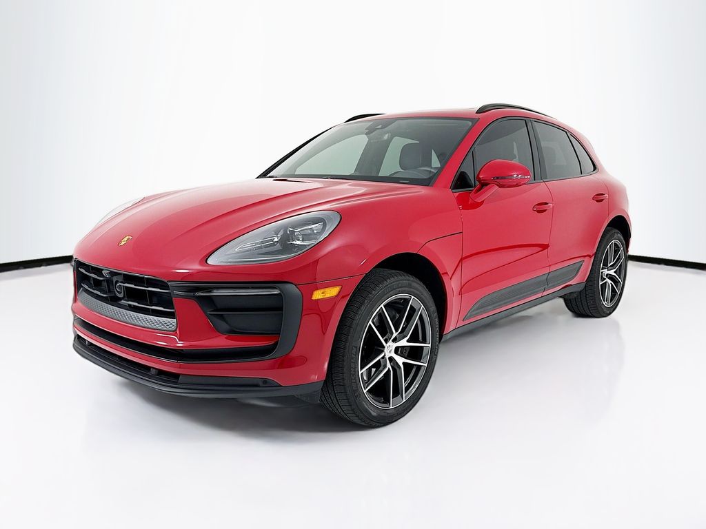 2025 Porsche Macan's photo