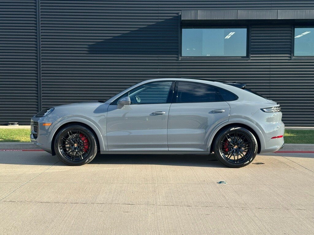 2026 Porsche Cayenne S Coupe photo 2