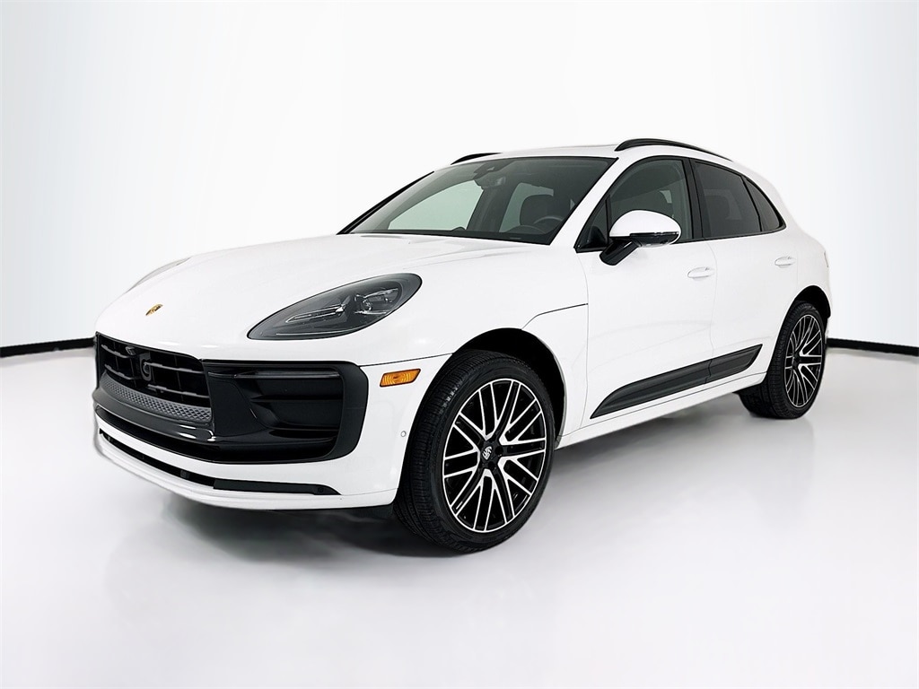 2025 Porsche Macan T