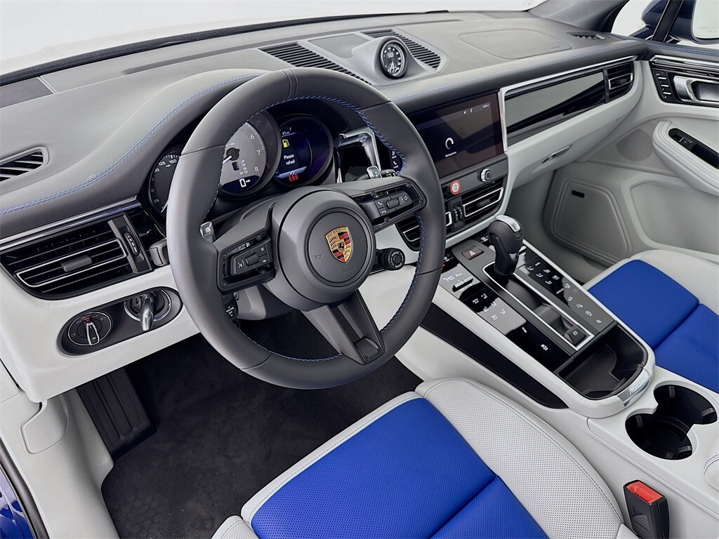 2026 Porsche Macan S photo 4