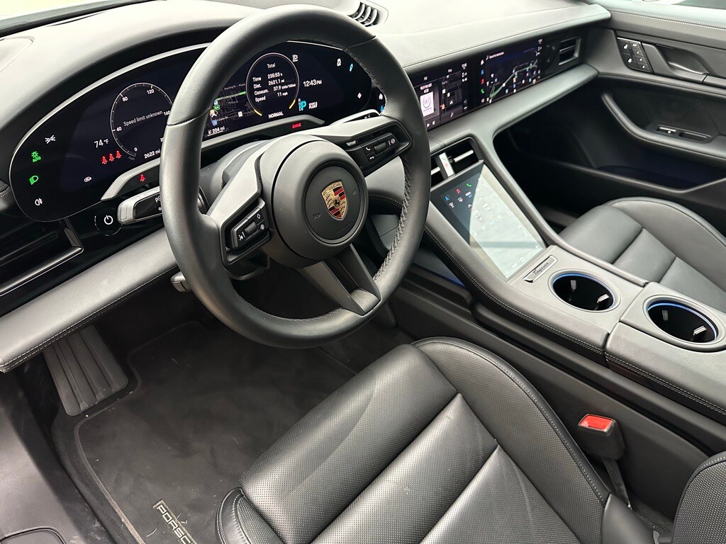 2024 Porsche Taycan photo 4