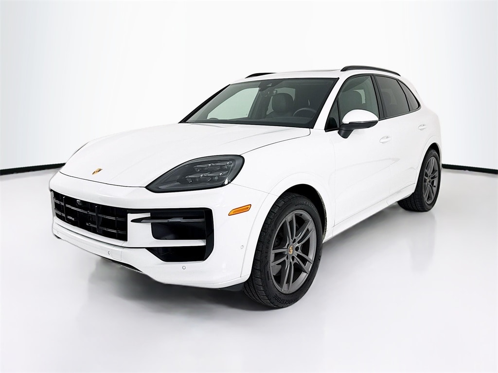 2025 Porsche Cayenne Base's photo
