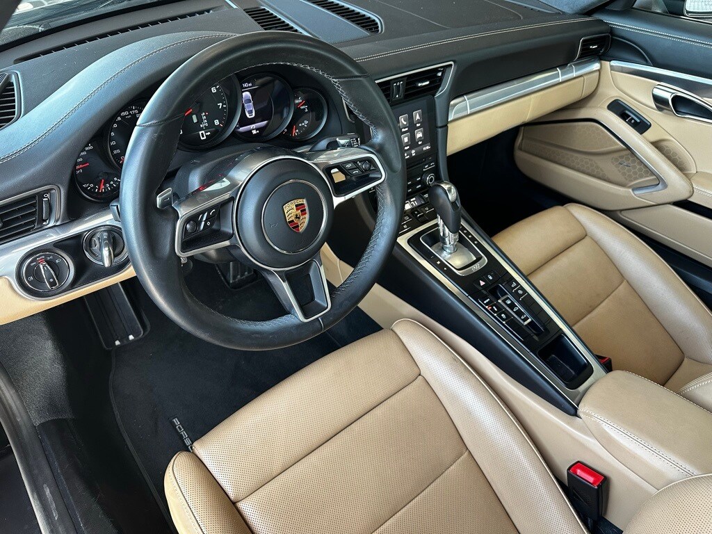 2018 Porsche 911 Coupe photo 4