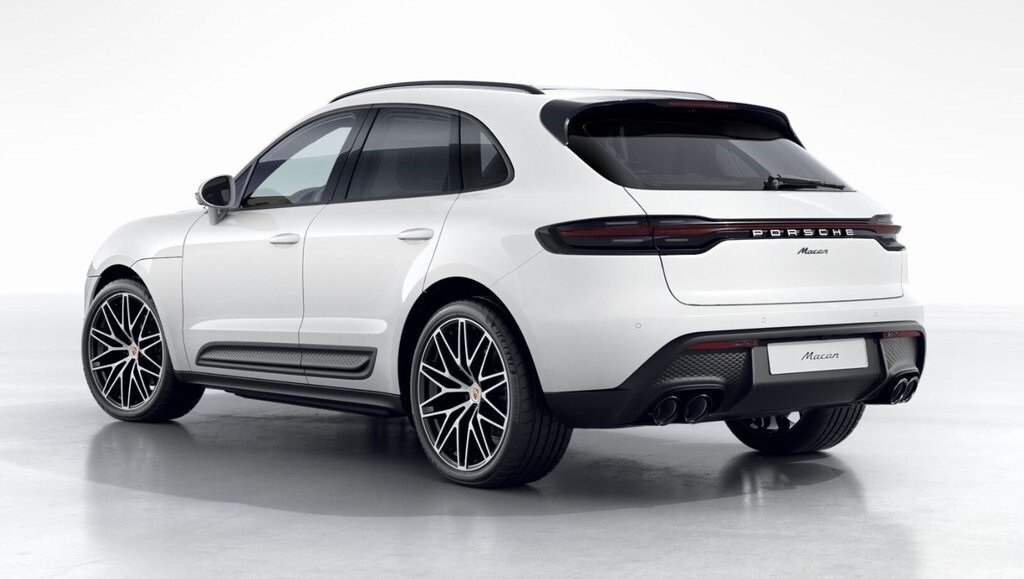 2026 Porsche Macan T photo 2