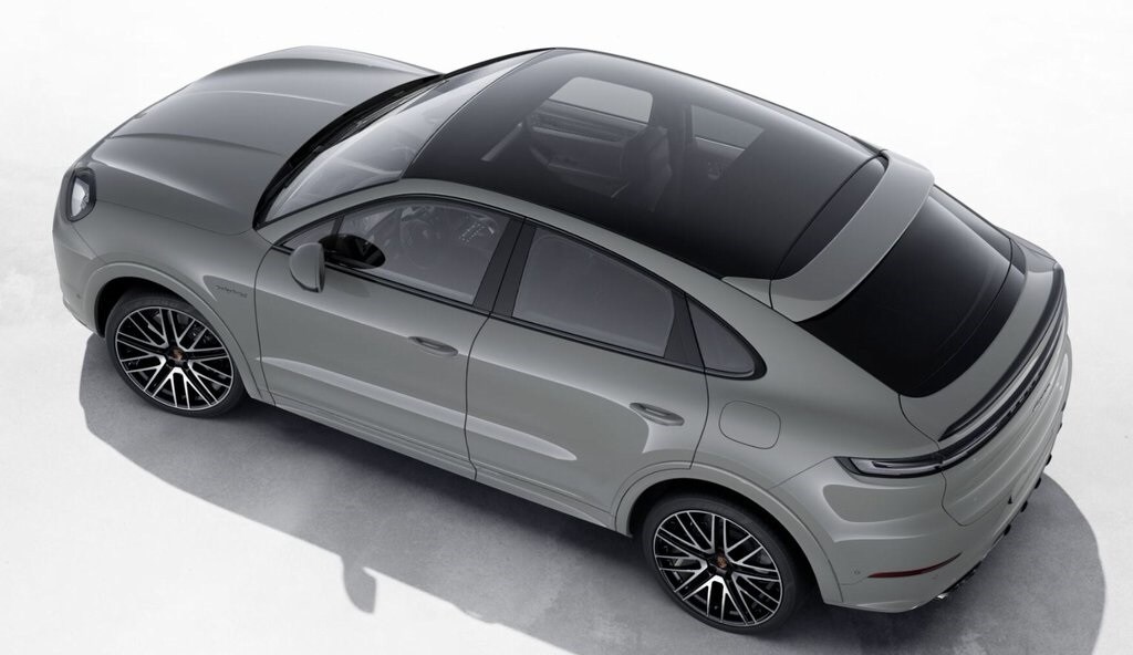 2026 Porsche Cayenne E-Hybrid Coupe photo 3