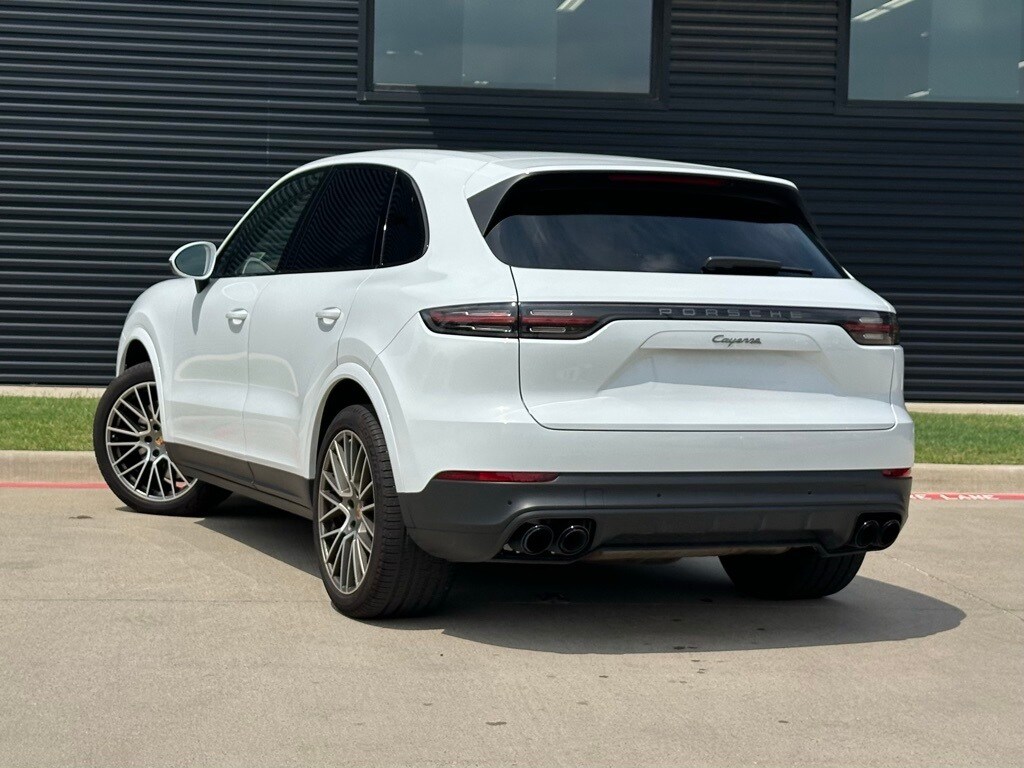 2022 Porsche Cayenne Platinum Edition photo 3