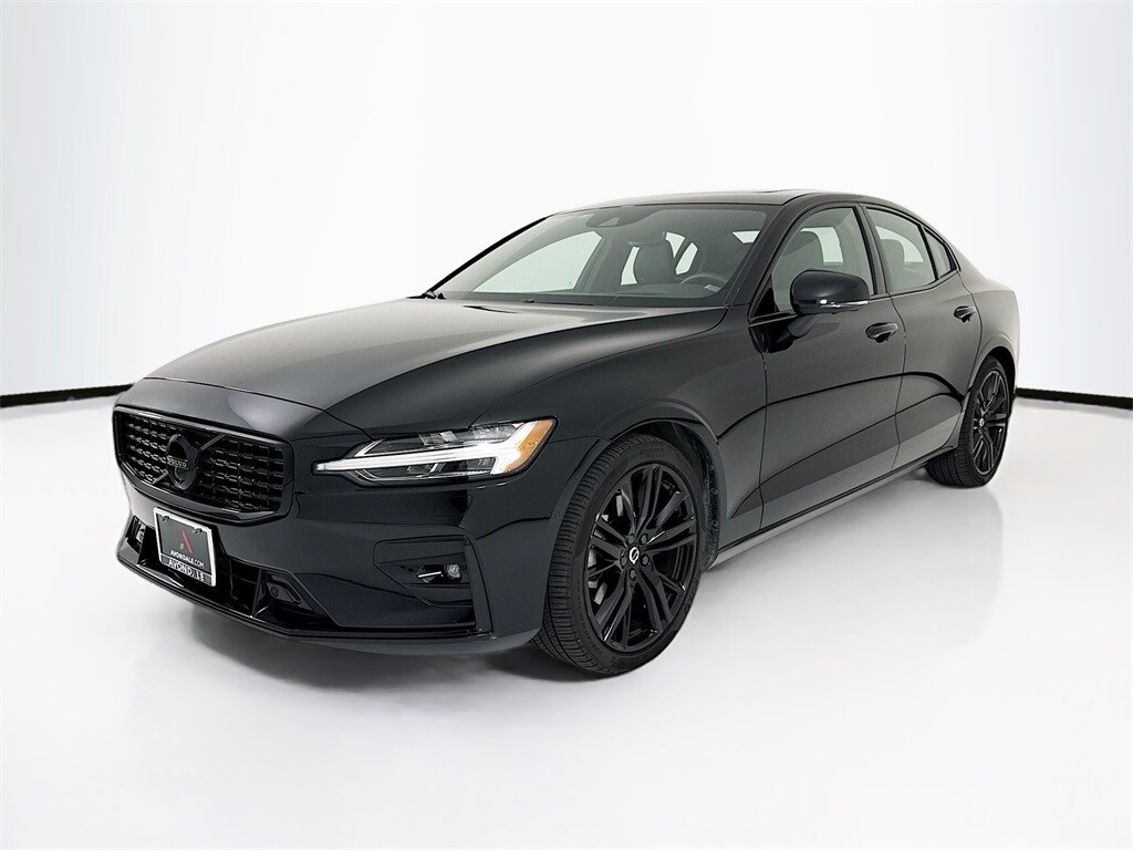 Used 2022 Volvo S60 T6 R-Design Sedan