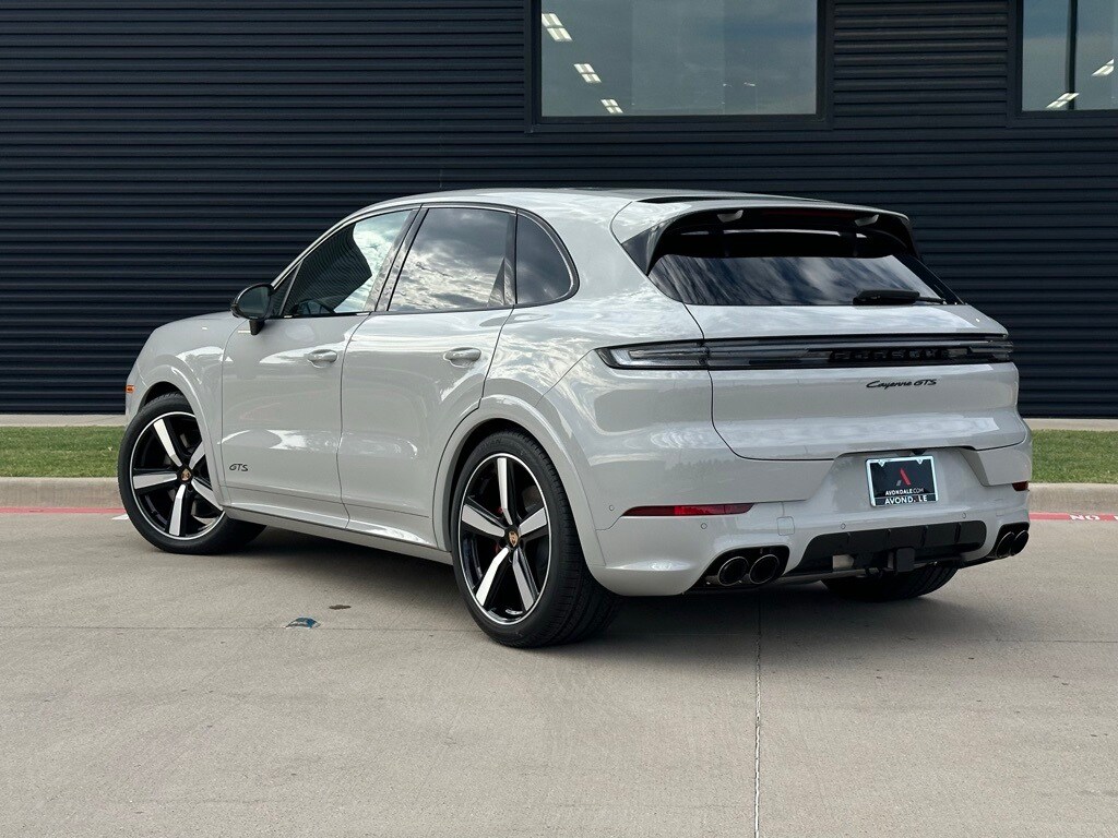 2025 Porsche Cayenne GTS photo 3