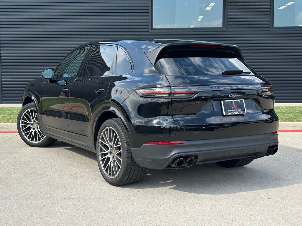 2023 Porsche Cayenne Platinum Edition photo 3