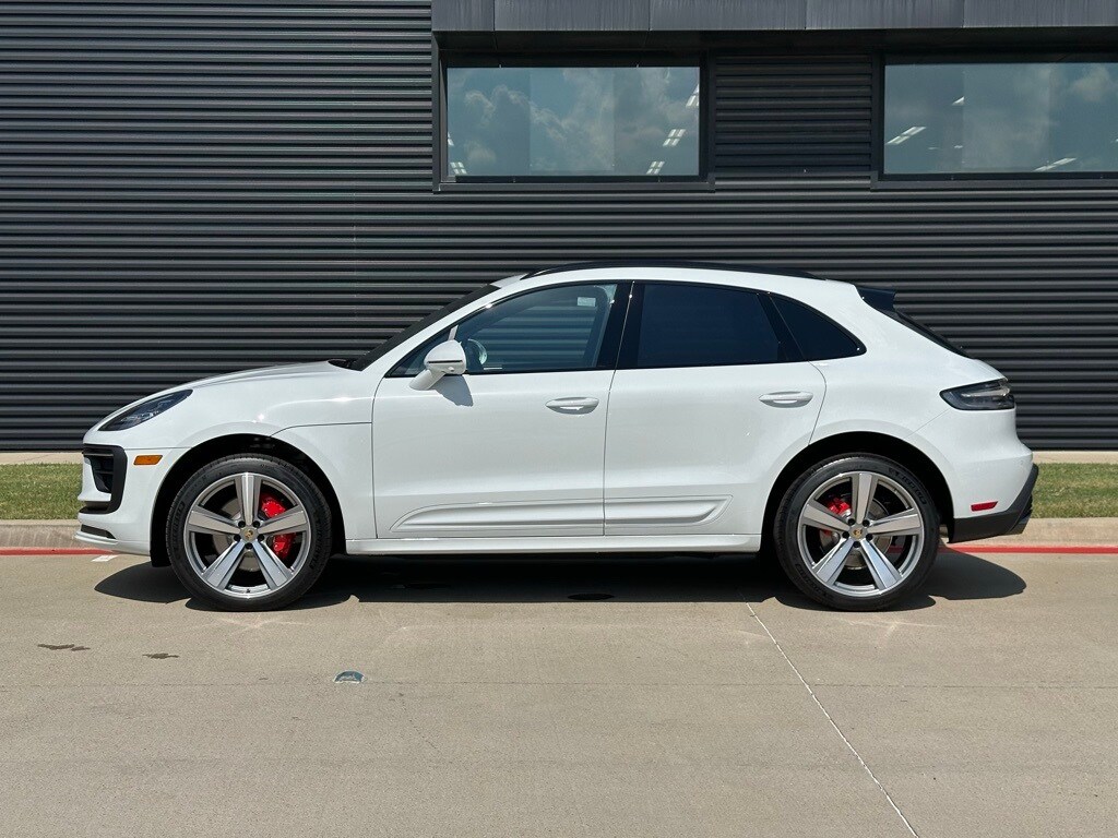 2026 Porsche Macan S photo 2