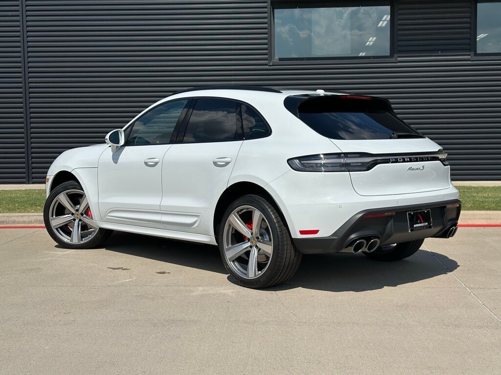 2026 Porsche Macan S photo 3