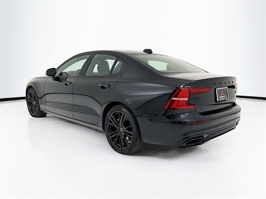 Used 2022 Volvo S60 T6 R-Design Sedan