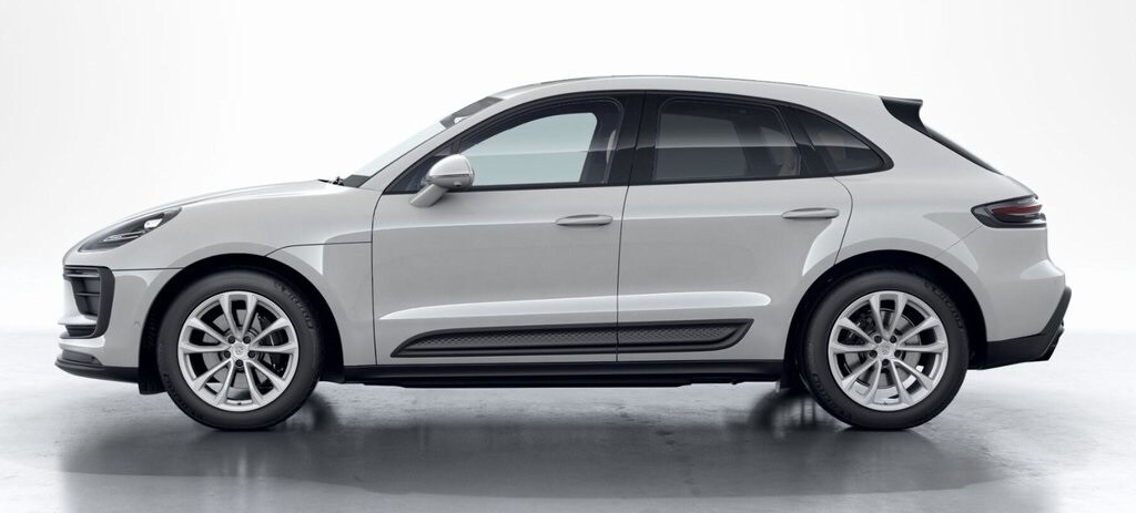 2026 Porsche Macan T photo 3