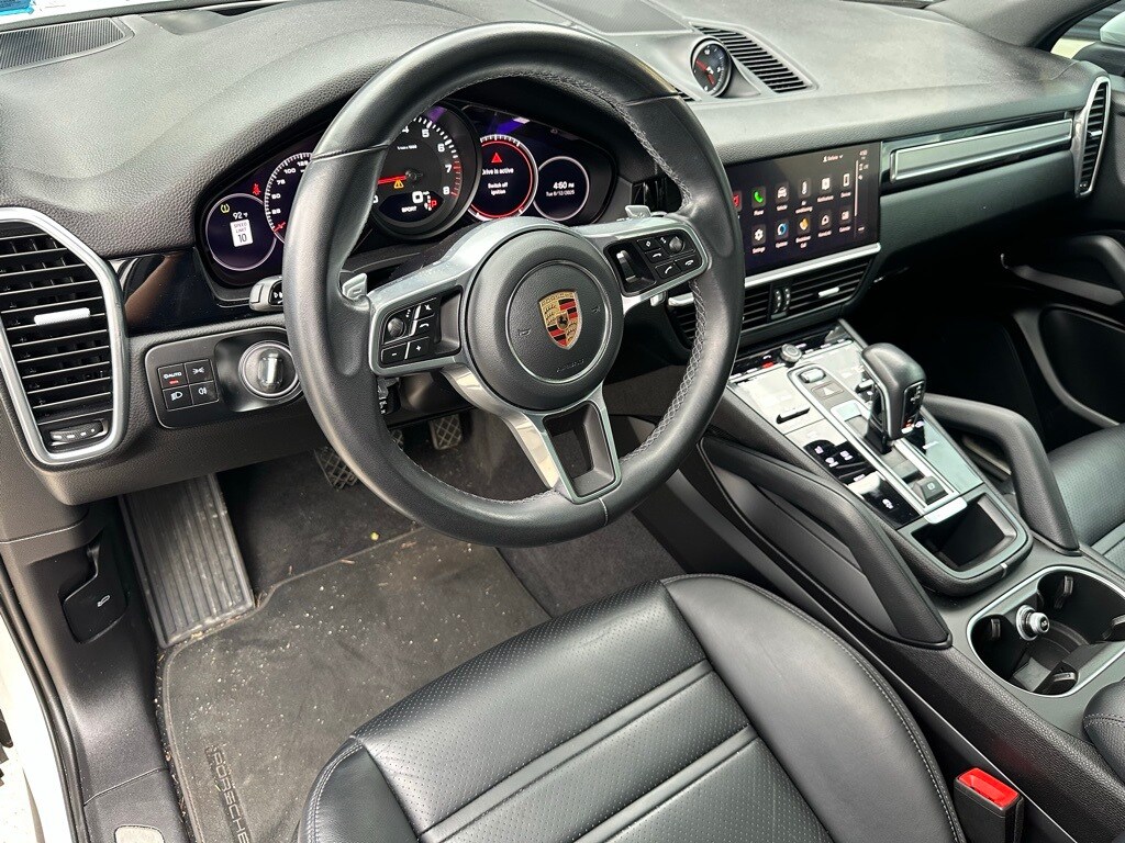 2023 Porsche Cayenne Platinum Edition photo 3
