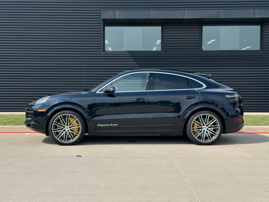 2023 Porsche Cayenne Coupe Turbo photo 2