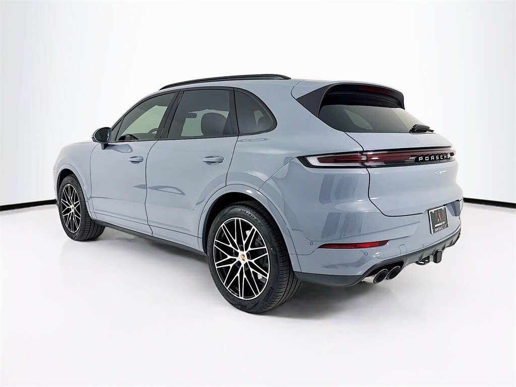 2026 Porsche Cayenne photo 3