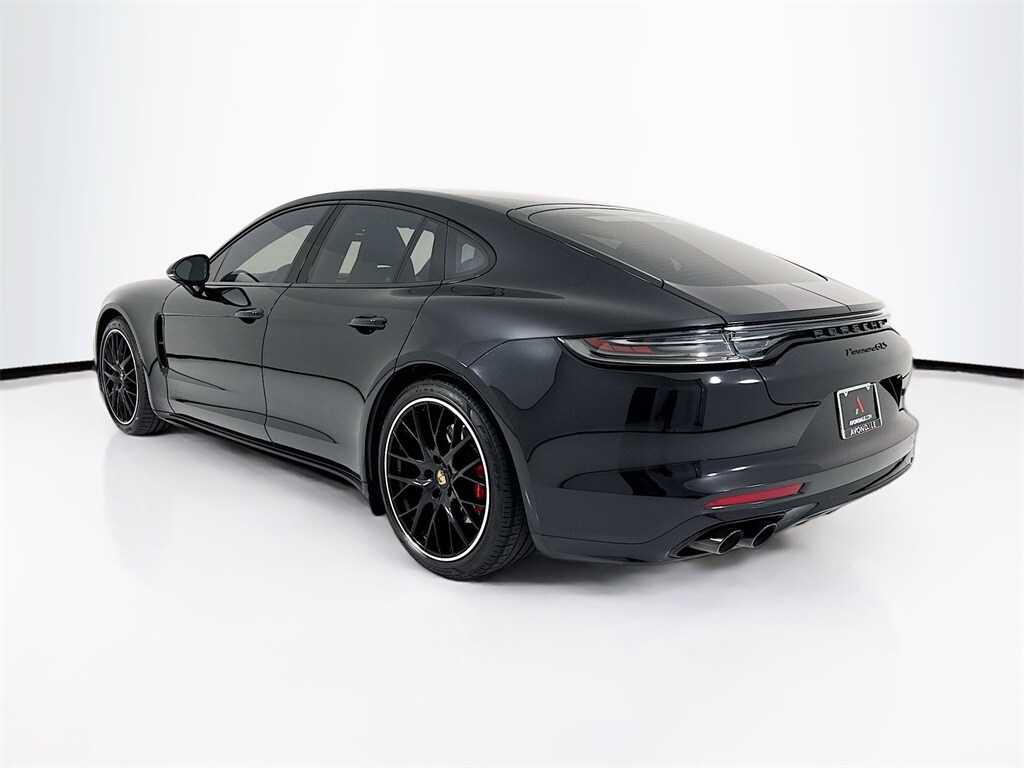 2022 Porsche Panamera GTS photo 3