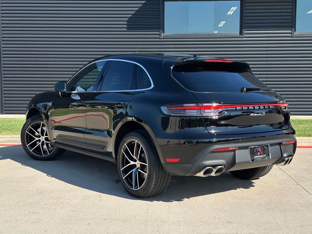 2025 Porsche Macan S photo 3