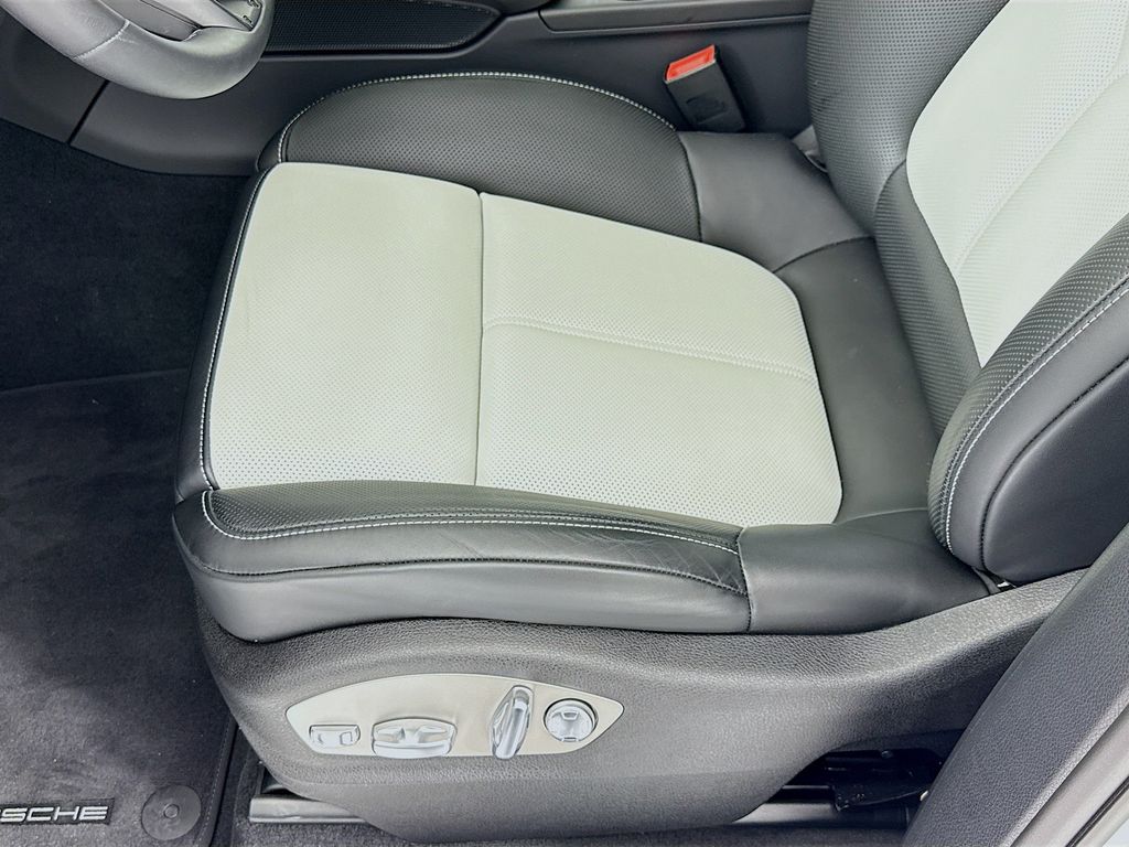 2026 Porsche Macan GTS - Photo 13