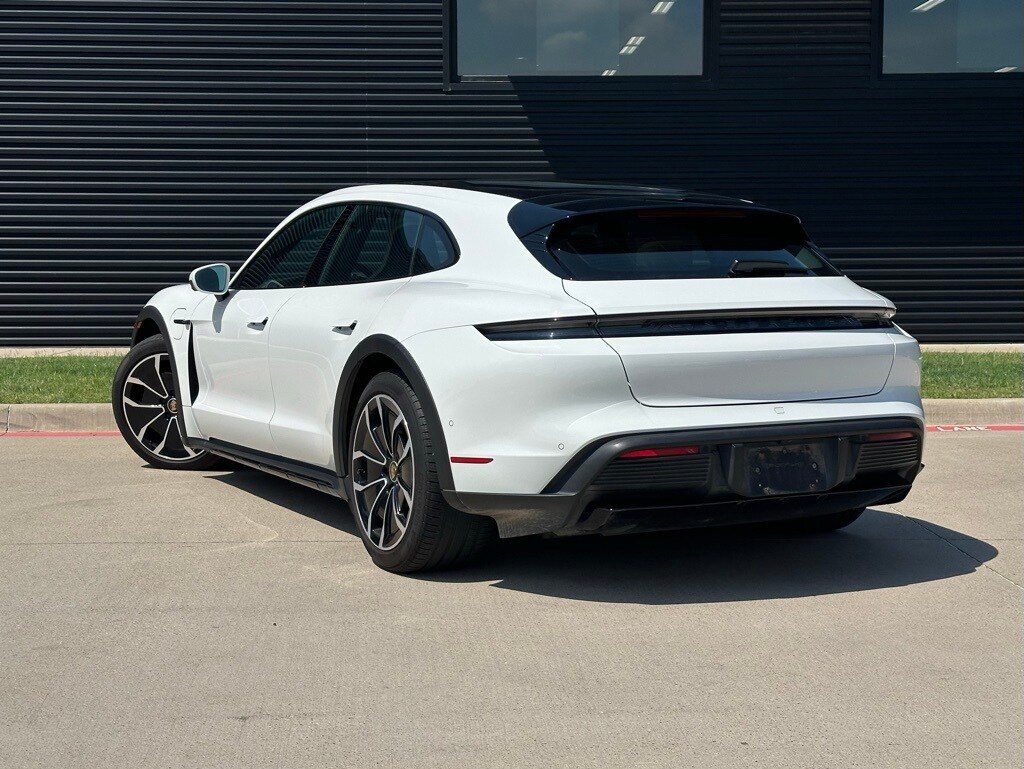 2022 Porsche Taycan Cross Turismo 4S photo 3