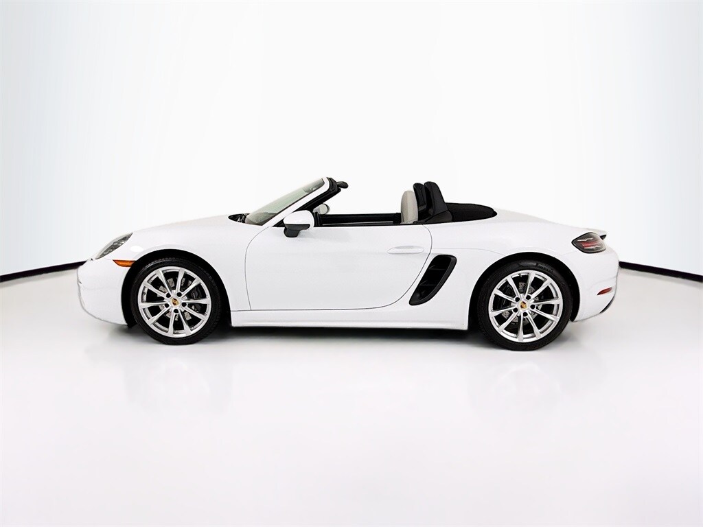 2019 Porsche Boxster photo 2