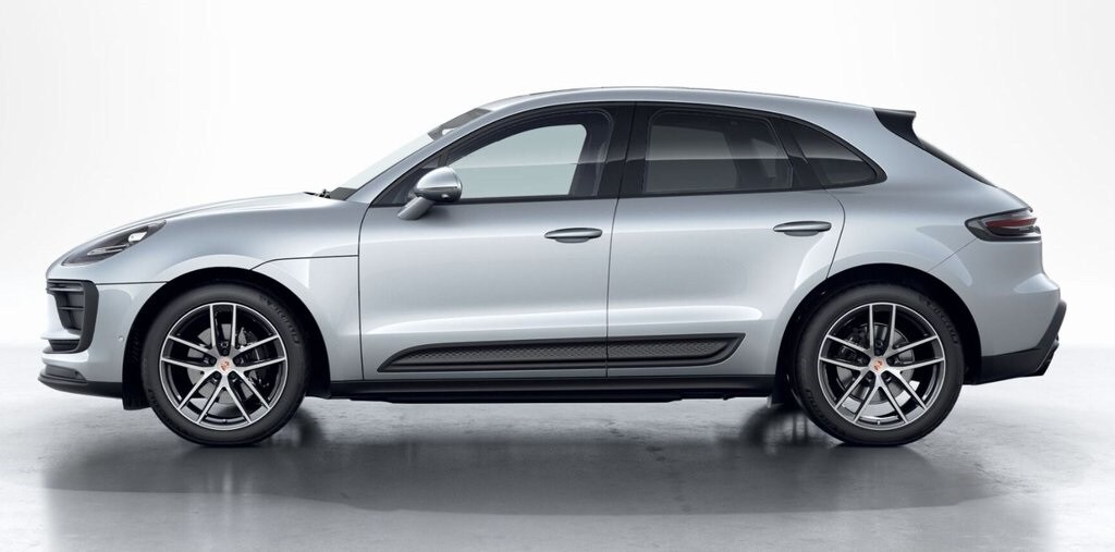 2026 Porsche Macan T photo 3