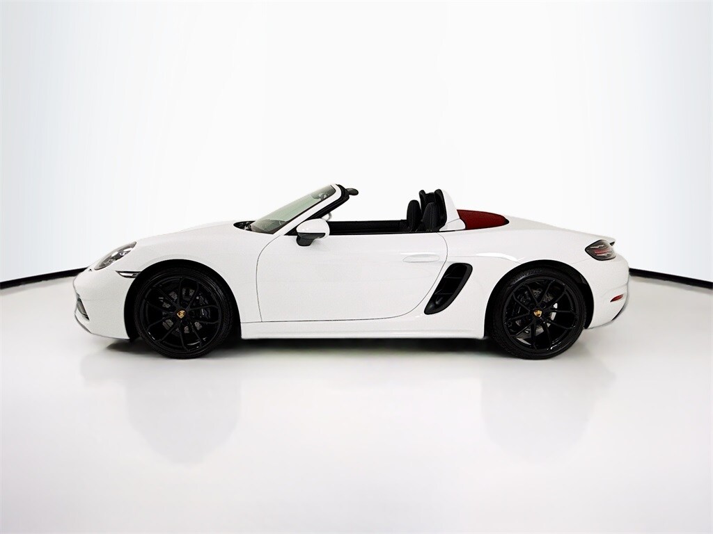 2025 Porsche Boxster photo 2