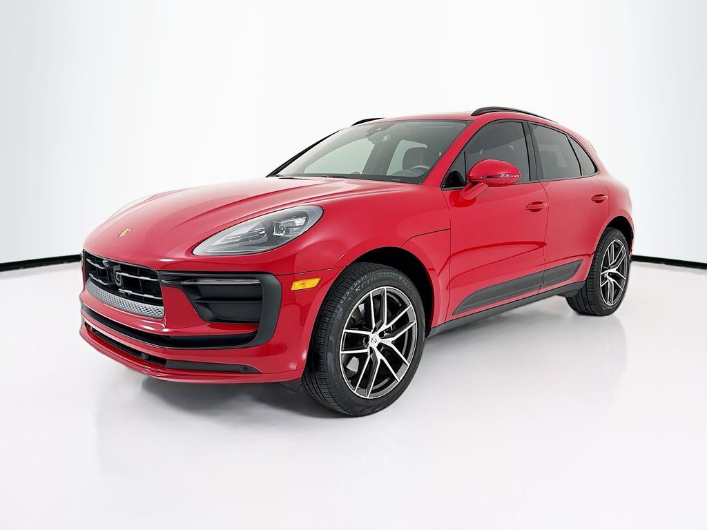 2025 Porsche Macan's photo