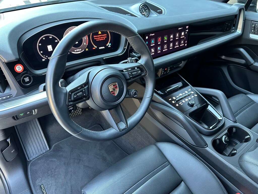 2025 Porsche Cayenne Coupe photo 4