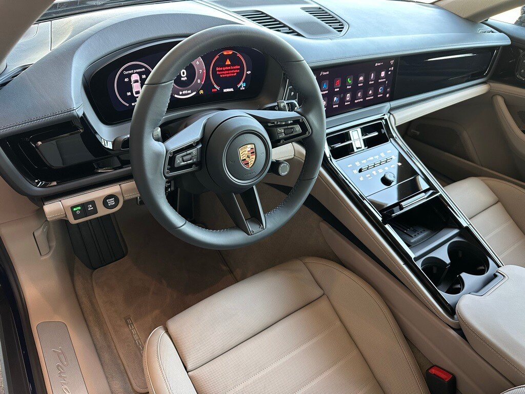 2025 Porsche Panamera 4 photo 4